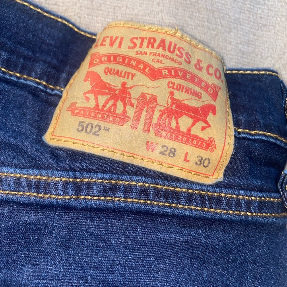 502 Levi Jeans - Picture 5 of 7
